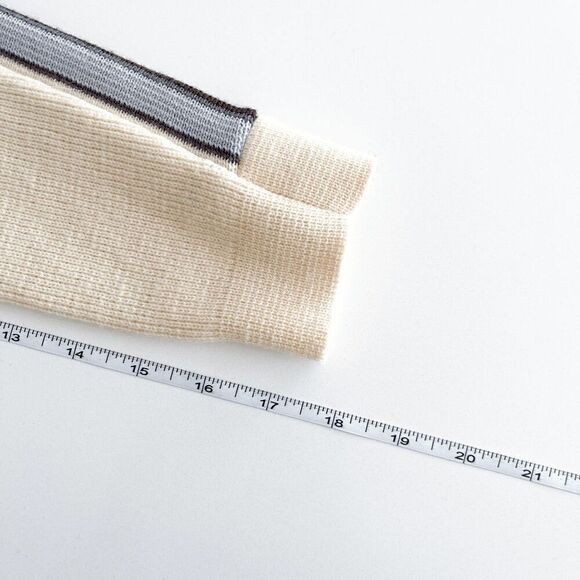 White Ram Vintage Women's 100% Wool Zip Cardigan Curling Sweater Cream Medium - Picture 3 of 6